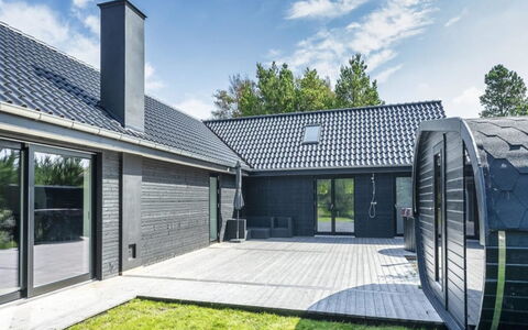 Locan - 1.2Km from the Sea: Aménagement Paysager, Cour, Batiments Jardin, Siding, Structure En Plein Air, Vélo, Aluminium, Arrière-Cour