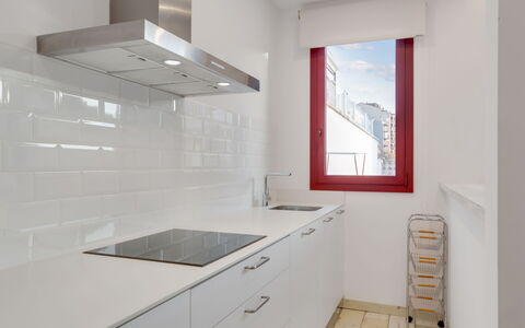Bright & Artistic: Cuisine, Sol, Comptoir, Design Intérieur, Sol, Cabinetry, Plafond, Évier, Domicile, Appareil De Cuisine