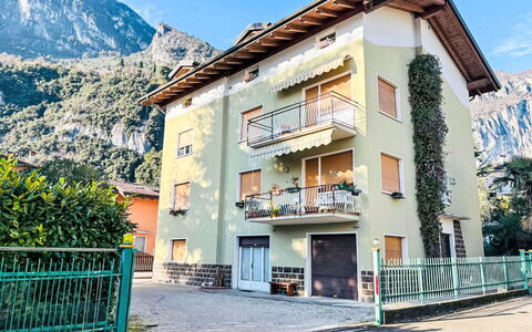 Ca dei Noni: Domicile, Zone Résidentielle, Maison, Colline, Établissements Humains, Chaîne De Montagnes, Station De Montagne, Vallée, Village, Balcon