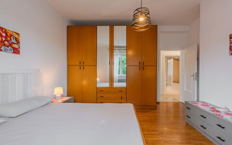 Ca dei Noni: Meubles, Sol, Design Intérieur, Sol, Bois, Lit, Chambre, Pièce, Cabinetry, Appartement