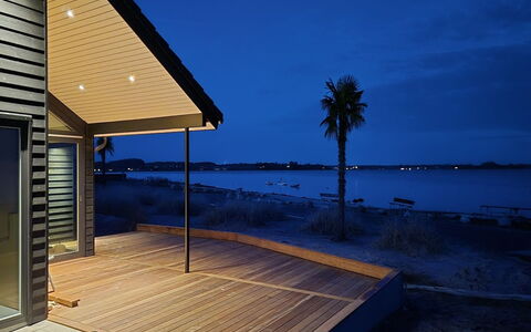 Catalina - 30M from the Sea: Parquet, Plate-Forme, Dur, Planche, Ombre, Soirée, Boardwalk, Porche, Passerelle, Siding