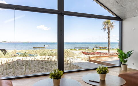 Catalina - 30M from the Sea: Meubles, Bois, Design Intérieur, Sol, Sol, Chaise, Pièce, Plafond, Salon, Appartement