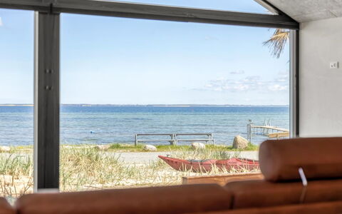 Catalina - 30M from the Sea: Meubles, Bois, Design Intérieur, Sol, Sol, Chaise, Pièce, Plafond, Salon, Appartement