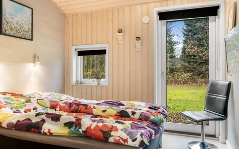 Hemfrith - 500M to the Fjord: Bois, Chambre, Design Intérieur, Lit, Pièce, Plafond, Domicile, Meubles, Drap De Lit, Literie