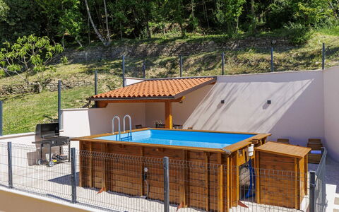 Marla: Piscine, Bois, Composite, Ombre, Plate-Forme, Tache De Bois, Recours, Conception, Caractéristique De L'Eau, Balcon