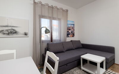 Trogir Okrug Gornji 257: Meubles, Design Intérieur, Canapé, Sol, Sol, Bois, Pièce, Appartement, Salon, Éclairage