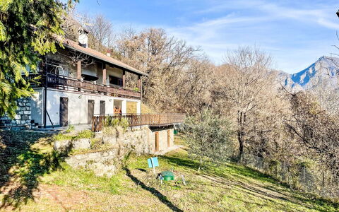 Erika: Piscine, Colline, Loisir, Chaîne De Montagnes, Mobilier De Jardin, Station De Montagne, Recours, Vallée, Eco Hôtel, Crête