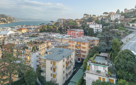 Nerina: Bâtiment, Ville, Zone Résidentielle, Zone Urbaine, Appartement, Quartier, Ville, Été, Maison, Domicile