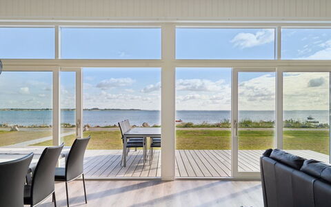 Eljas - 10M from the Sea: 