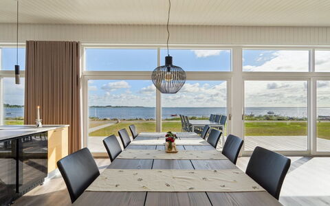 Eljas - 10M from the Sea: 