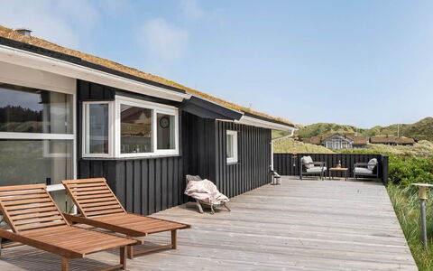 Osfrid - 175M from the Sea: Bois, Meubles, Appartement, Pièce, Plafond, Tache De Bois, Chaise, Dur, Vernis, Lumber