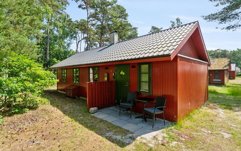 Wale - 100M from the Sea: Bois, Meubles, Appartement, Pièce, Plafond, Tache De Bois, Chaise, Dur, Vernis, Lumber