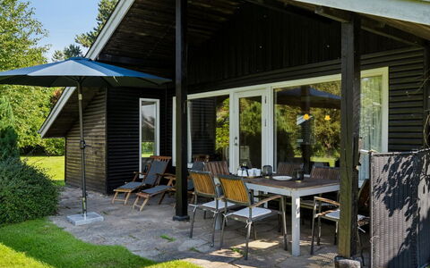 Roald - 320M from the Sea: Bois, Meubles, Appartement, Pièce, Plafond, Tache De Bois, Chaise, Dur, Vernis, Lumber