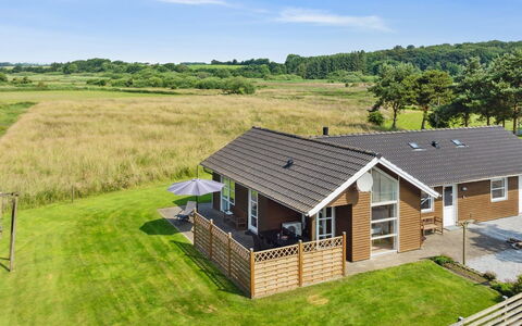 Neno - 100M from the Sea: Bleu, Chalet, Maison, Domicile, Ferme, Biens, Siding