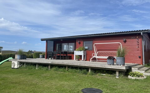 Joseph - 500M from the Sea: Nuage, Chalet, Cour, Ombre, Cabanon, Batiments Jardin, Porche, Plate-Forme, Tableau De Plein Air
