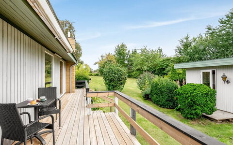 Ayo - 200M from the Sea: Meubles, Bois, Design Intérieur, Sol, Sol, Chaise, Pièce, Plafond, Salon, Appartement