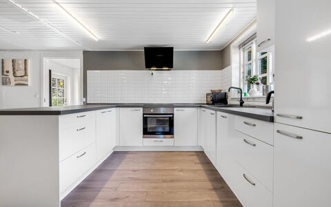 Senija - 6.5Km from the Sea: Sol, Bois, Design Intérieur, Plafond, Sol, Cuisine, Comptoir, Cabinetry, Domicile, Parquet