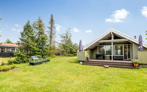 Emiljan - from the Sea: Herbe, Prairie, Paysage, Écorégion, Plaine, Communauté Des Plantes, Lot Terre, Mobilier De Jardin, Prairie, Formations Arbustives