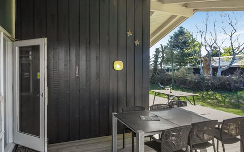 Peder - 700M from the Sea: Bois, Meubles, Appartement, Pièce, Plafond, Tache De Bois, Chaise, Dur, Vernis, Lumber
