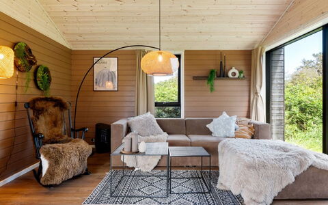 Afkar - 900M from the Sea: Meubles, Bois, Design Intérieur, Sol, Sol, Chaise, Pièce, Plafond, Salon, Appartement