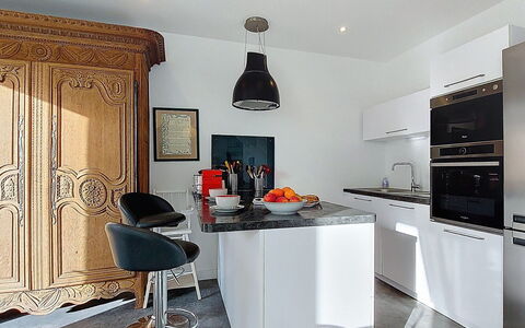Ker Soizik: Meubles, Design Intérieur, Sol, Comptoir, Cuisine, Appareil De Cuisine, Cabinetry, Sol, Bois, Plafond