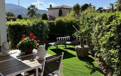 Les Pins Bleus App.02