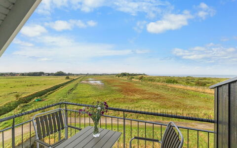 Alitta - 240M from the Sea: Bleu, Chalet, Maison, Domicile, Ferme, Biens, Siding