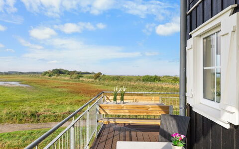 Alitta - 240M from the Sea: Bleu, Chalet, Maison, Domicile, Ferme, Biens, Siding