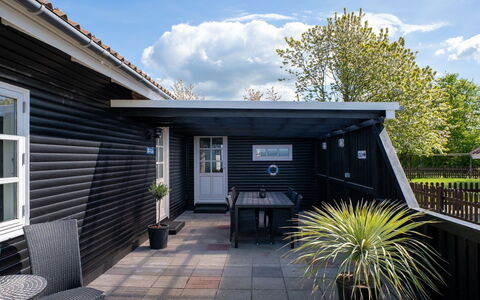 Sada - 30M from the Sea: Meubles, Design Intérieur, Bois, Plafond, Sol, Sol, Parquet, Table Cuisine Et Salle A Manger, Table, Luminaire