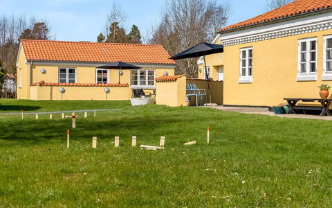 Klint - 400M from the Sea: Herbe, Prairie, Paysage, Écorégion, Plaine, Communauté Des Plantes, Lot Terre, Mobilier De Jardin, Prairie, Formations Arbustives