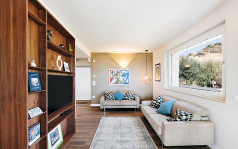 Villa Carciofa: Meubles, Design Intérieur, Canapé, Sol, Salon, Mur, Télévision, Pièce, Sol, Bois