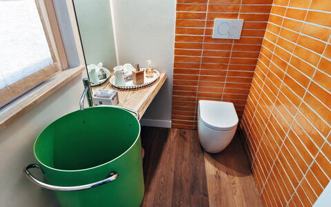 Villa Carciofa: Siège De Toilette, Sol, Sol, Toilette, Salle De Bains, Luminaire Plomberie, Tuile, Plomberie, Céramique, Tache De Bois