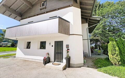 Apartment Anneliese: Bâtiment, Maison, Domicile, Zone Résidentielle, Toit, Architecture, Chalet, Établissements Humains, Allée, Pente