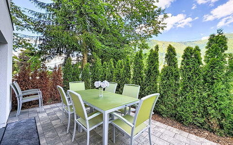 Apartment Anneliese: Arbuste, Jardin, Suppression Des Plantes Ligneuses, Ombre, Aménagement Paysager, Mobilier De Jardin, Cour, Chaise, Tableau De Plein Air