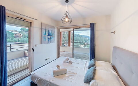 Agnaredda: Meubles, Design Intérieur, Sol, Sol, Plafond, Pièce, Appartement, Chambre, Lit, Chaise