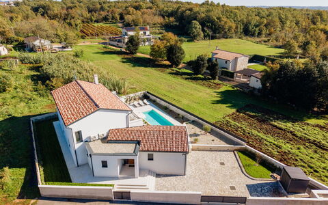 Nina: Piscine, Zone Résidentielle, Architecture, Maison, Domicile, Toit, Composite, Biens, Villa, Banlieue