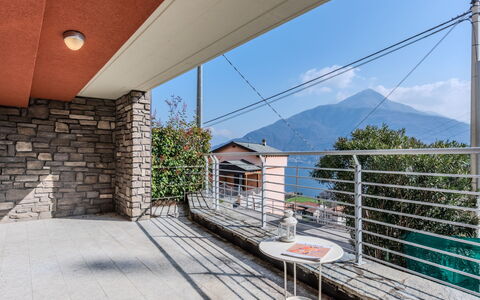 Sant'Anna: Balustrade, Balcon, Pente, Chaîne De Montagnes, Escaliers, Daylighting, Porche
