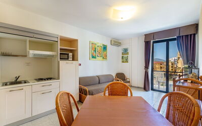 Logement:&nbsp;Rina Sea Apartments 600.2
