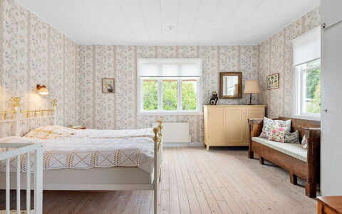 Orranäsgården: Design Intérieur, Bois, Sol, Meubles, Chambre, Sol, Plafond, Lit, Domicile, Pièce