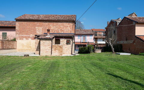 Penango 200: Zone Résidentielle, Domicile, Maison, Porte, Appartement, Banlieue, Balcon, Cour, Cour, Allée