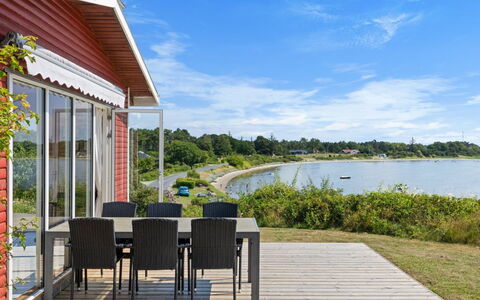 Rajna - 30M from the Sea: Domicile, Porche, Chalet, Ombre, Rive, Côte, Biens, Plate-Forme, Eco Hôtel, Aménagement Paysager