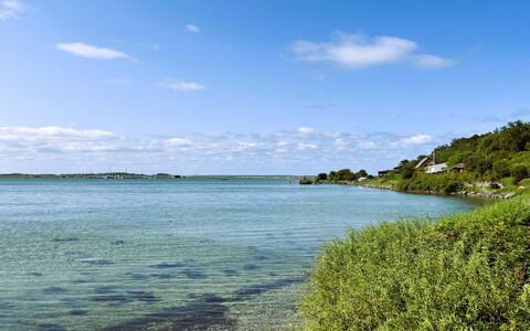 Rajna - 30M from the Sea: Bleu, L'Eau, Ressources En Eau, Plan D'Eau, Vert, Cours D'Eau, Été, Voie Navigable, Cotiers Et Relief Océaniques, Banque