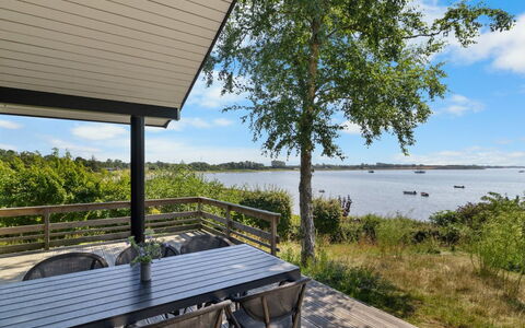 Edvardsine - 40M from the Sea: Bleu, Chalet, Maison, Domicile, Ferme, Biens, Siding