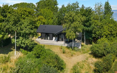 Edvardsine - 40M from the Sea: Bleu, Chalet, Maison, Domicile, Ferme, Biens, Siding
