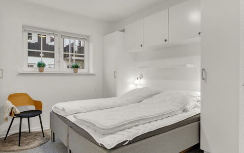 Babo - 250M from the Sea: Meubles, Bois, Design Intérieur, Chambre, Sol, Lit, Sol, Plafond, Appartement, Pièce