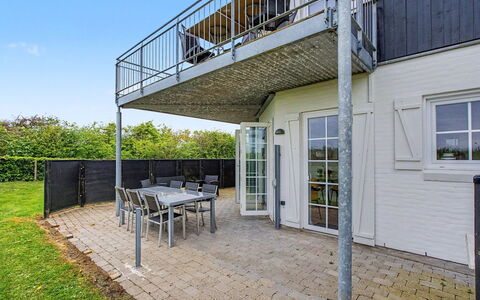 Babo - 250M from the Sea: Balcon, Porche, Balustrade, Ombre, Plate-Forme, Clôture, Chaise, Mobilier De Jardin, Passerelle, Aluminium