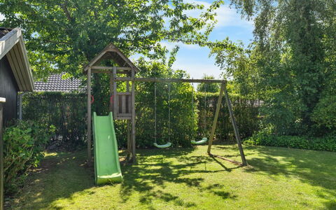 Adser - 275M from the Sea: Toboggan, Jardin, Pelouse, Équipement Extérieur Play, Arrière-Cour, Ombre, Aménagement Paysager, Cour, Parc, Chute