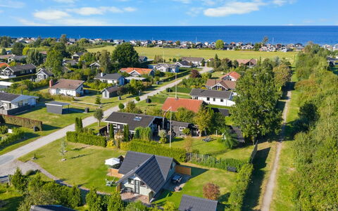 Allin - 350M from the Sea: Zone Résidentielle, Paysage, Design Urbain, Mer, Banlieue, Côte, Vue Du Ciel, Océan, Photographie Aérienne, Aménagement Paysager