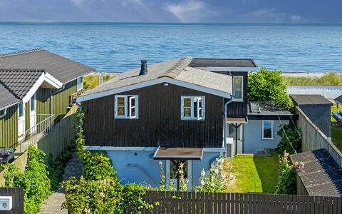 Nedelko - 20M from the Sea: Maison, Zone Résidentielle, Toit, Domicile, Mer, Côte, Chalet, Océan, Biens, Balcon