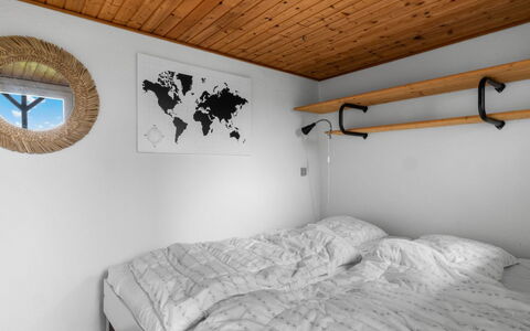 Nedelko - 20M from the Sea: Chambre, Mur, Lit, Bois, Drap De Lit, Sol, Design Intérieur, Literie, Sol, Plafond